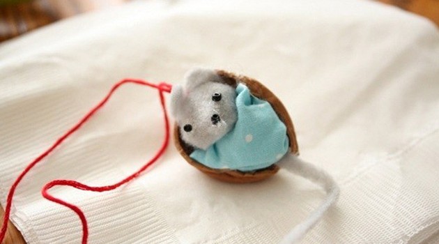 Мышки из скорлупы грецкого ореха Мышки из скорлупы грецкого ореха