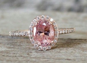 Обручальные кольца с драгоценными камнями: рубин или розовый сапфир